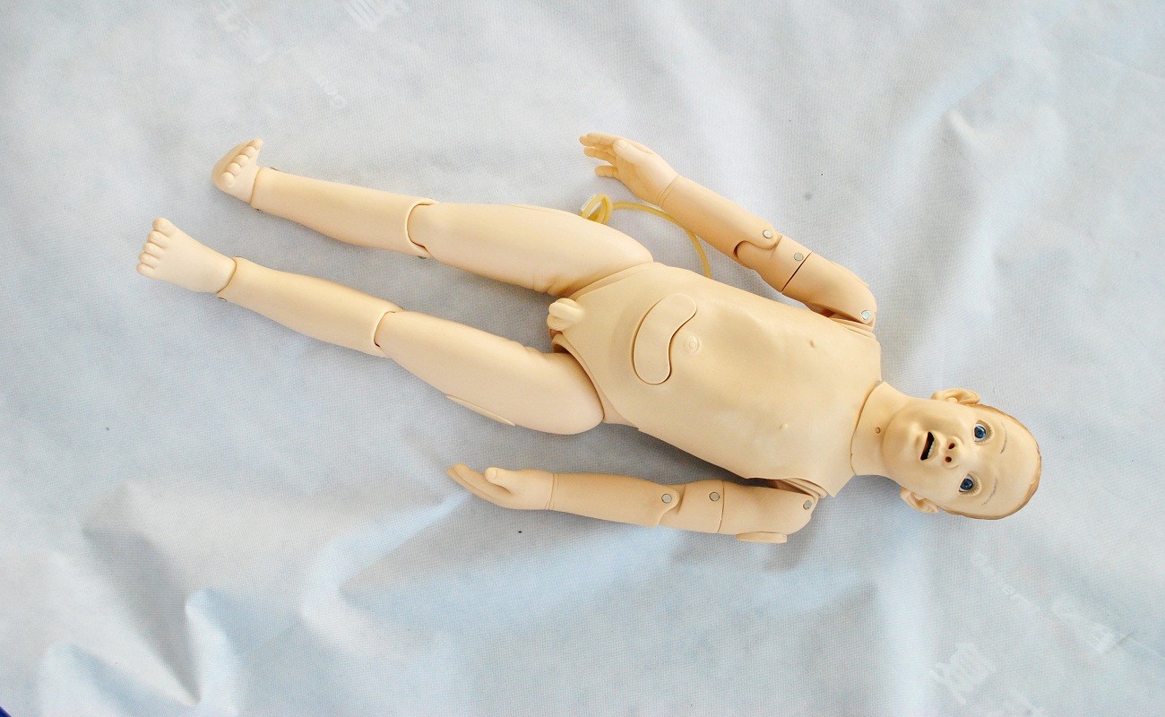 Mannequin infantile de trois ans en caoutchouc mélangé pour la formation d'intubation de Nasogastric